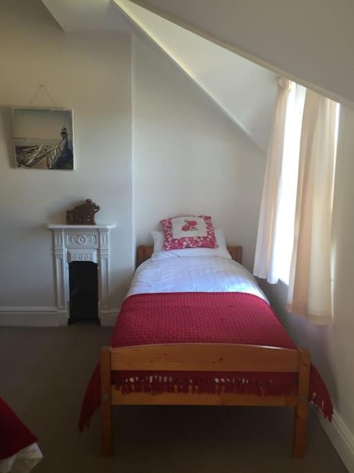 Spacious 5 Large Bedroom Victorian House - Beach 2 Miles Poole Eksteriør bilde