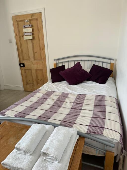 Spacious 5 Large Bedroom Victorian House - Beach 2 Miles Poole Eksteriør bilde