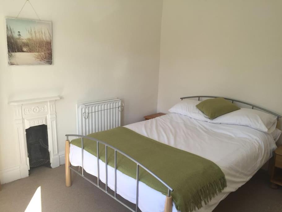 Spacious 5 Large Bedroom Victorian House - Beach 2 Miles Poole Eksteriør bilde