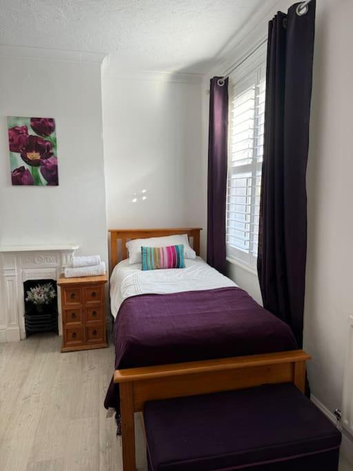 Spacious 5 Large Bedroom Victorian House - Beach 2 Miles Poole Eksteriør bilde