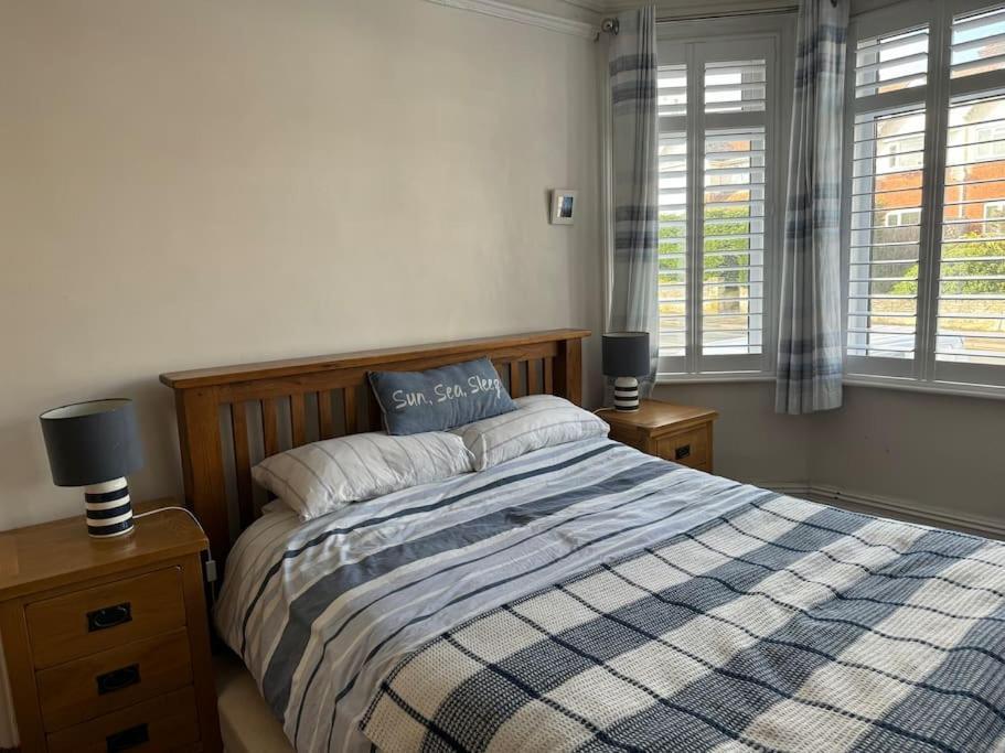 Spacious 5 Large Bedroom Victorian House - Beach 2 Miles Poole Eksteriør bilde